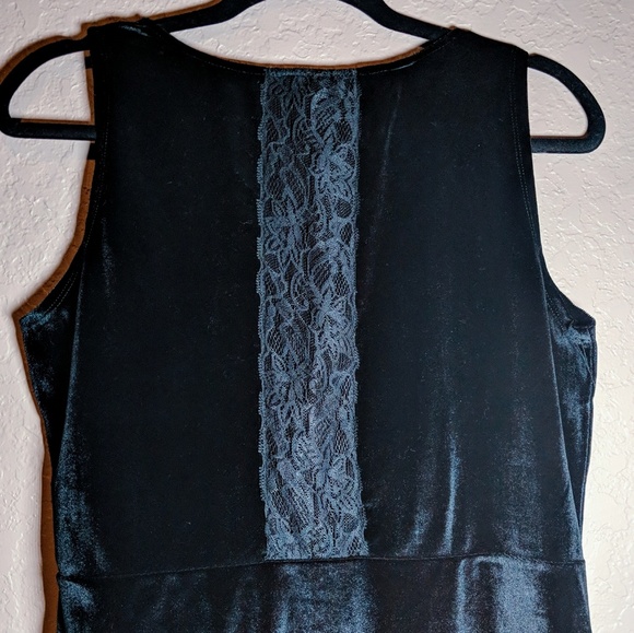 NWT Liquid by Sioni black Velvet/lace hem top - Picture 3 of 7